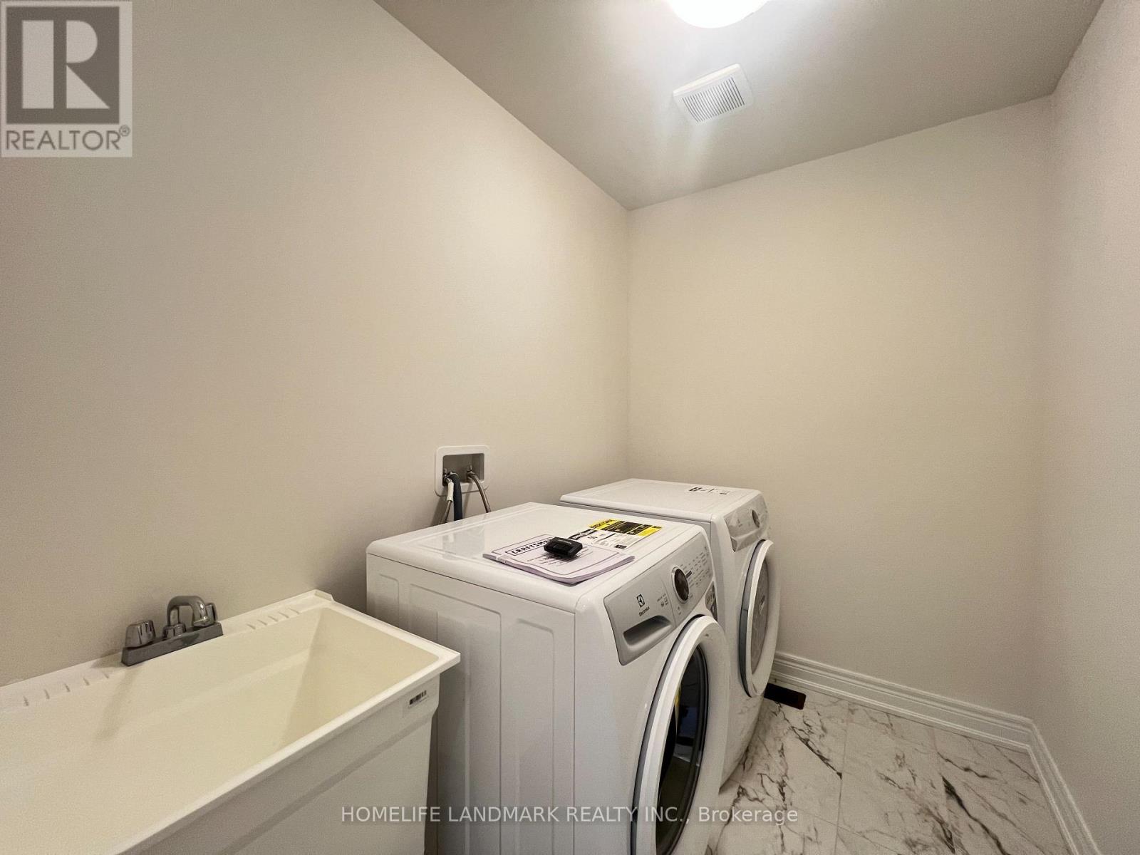 2808 Tippett Mews, Pickering, Ontario  L1X 0R6 - Photo 20 - E12932714