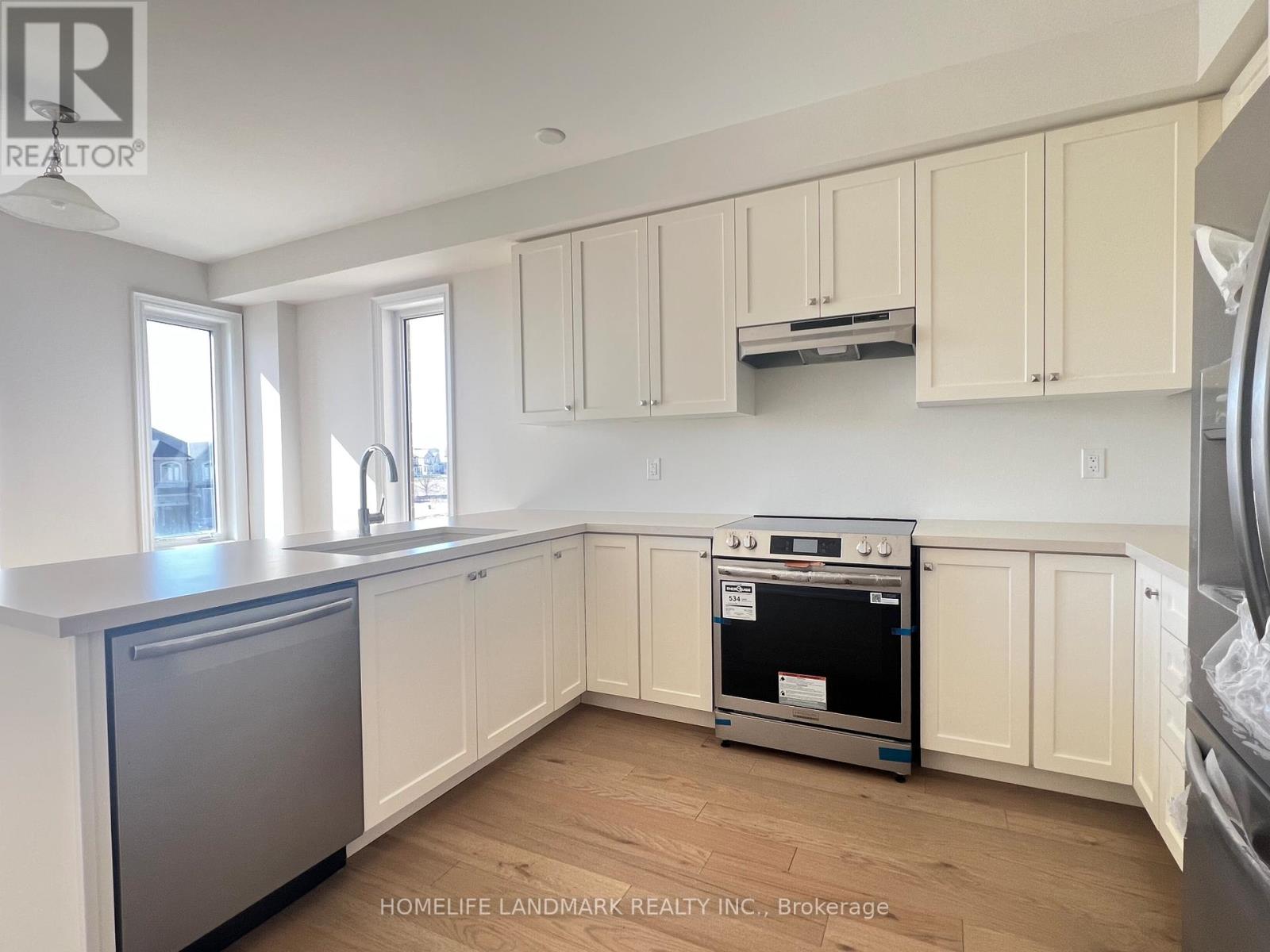 2808 Tippett Mews, Pickering, Ontario  L1X 0R6 - Photo 5 - E12932714