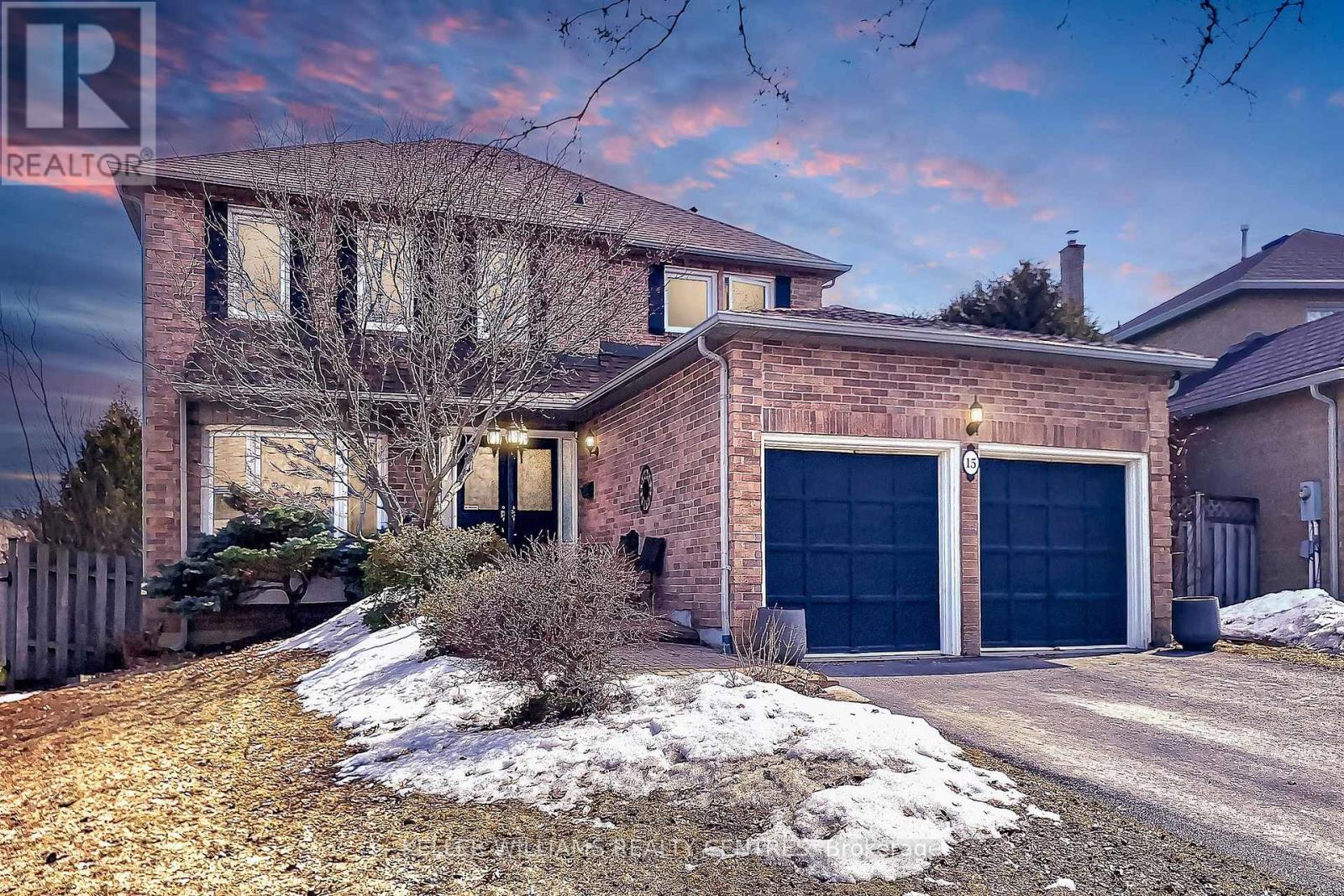 15 BEATTY CRESCENT, Aurora, Ontario