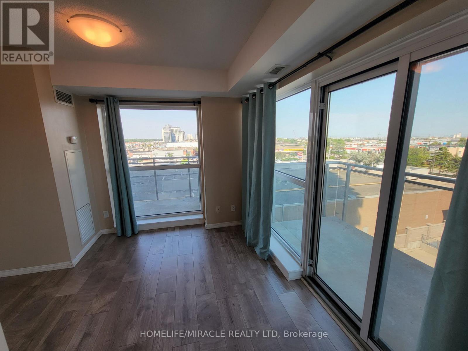 503 - 215 Queen Street E, Brampton, Ontario  L4W 0A9 - Photo 21 - W12932696