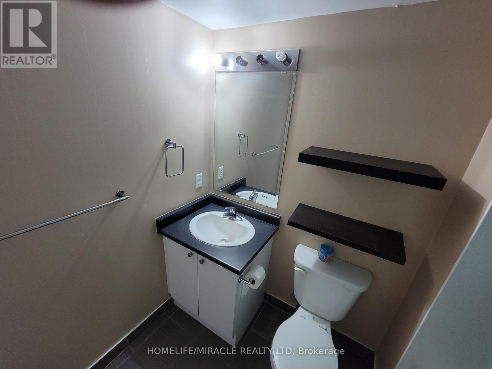 503 - 215 Queen Street E, Brampton, Ontario  L4W 0A9 - Photo 6 - W12932696