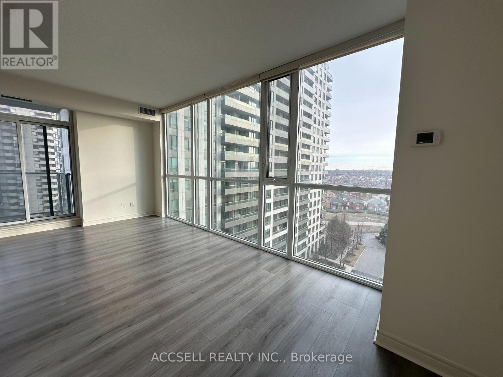 1006 - 339 Rathburn Road W, Mississauga, Ontario  L5B 0K6 - Photo 12 - W12932700