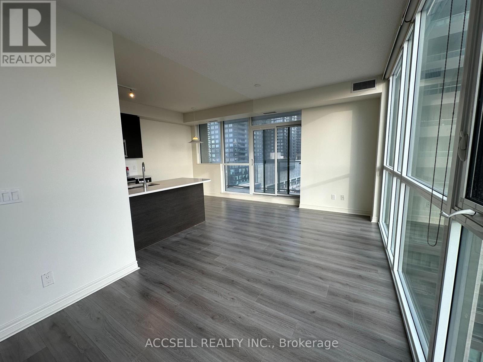 1006 - 339 Rathburn Road W, Mississauga, Ontario  L5B 0K6 - Photo 14 - W12932700