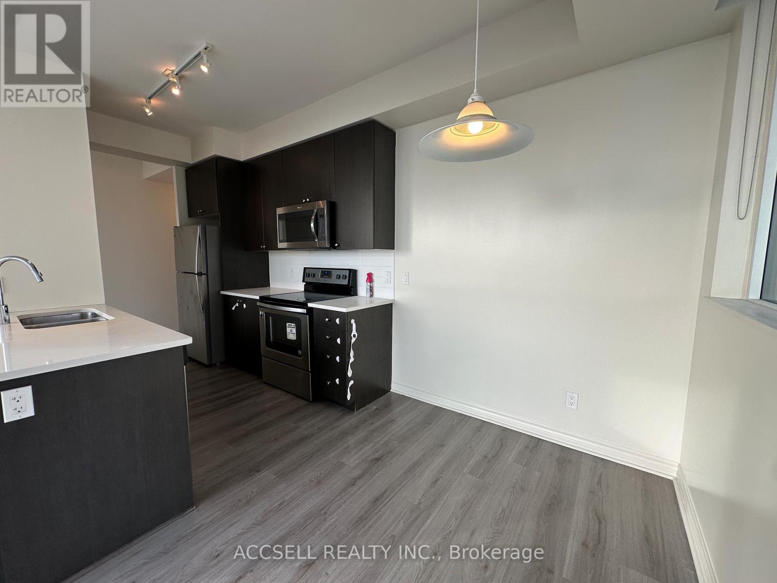 1006 - 339 Rathburn Road W, Mississauga, Ontario  L5B 0K6 - Photo 16 - W12932700