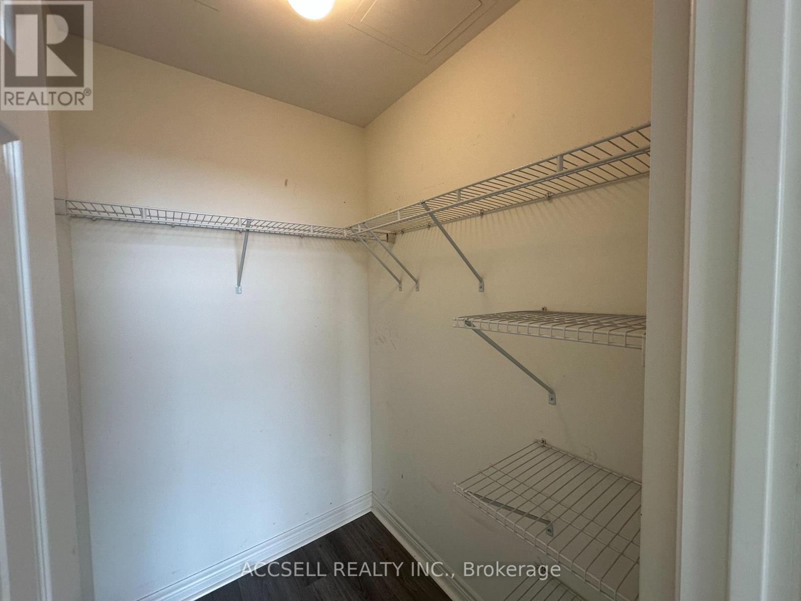 1006 - 339 Rathburn Road W, Mississauga, Ontario  L5B 0K6 - Photo 23 - W12932700