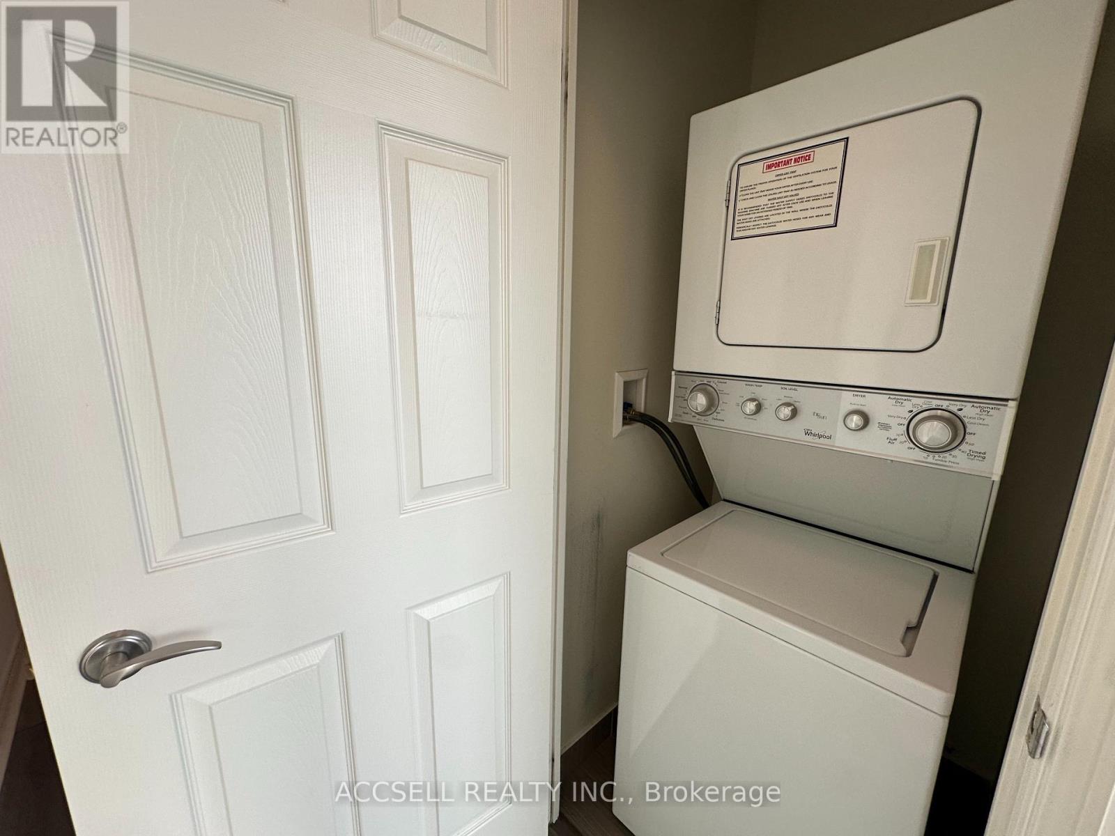 1006 - 339 Rathburn Road W, Mississauga, Ontario  L5B 0K6 - Photo 25 - W12932700