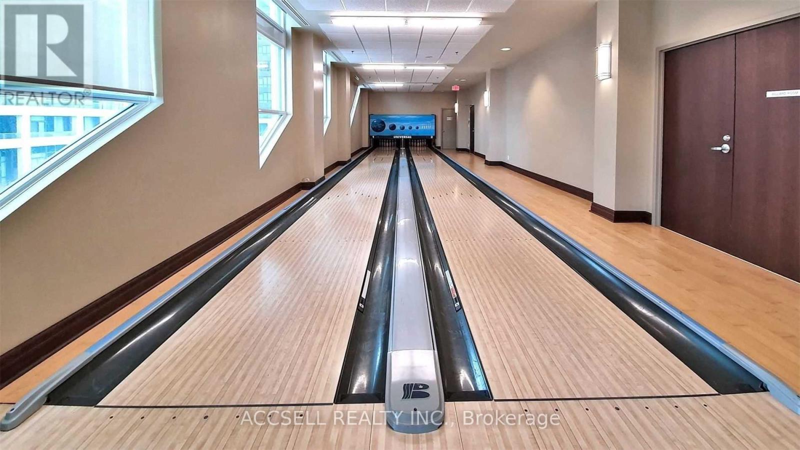 1006 - 339 Rathburn Road W, Mississauga, Ontario  L5B 0K6 - Photo 34 - W12932700