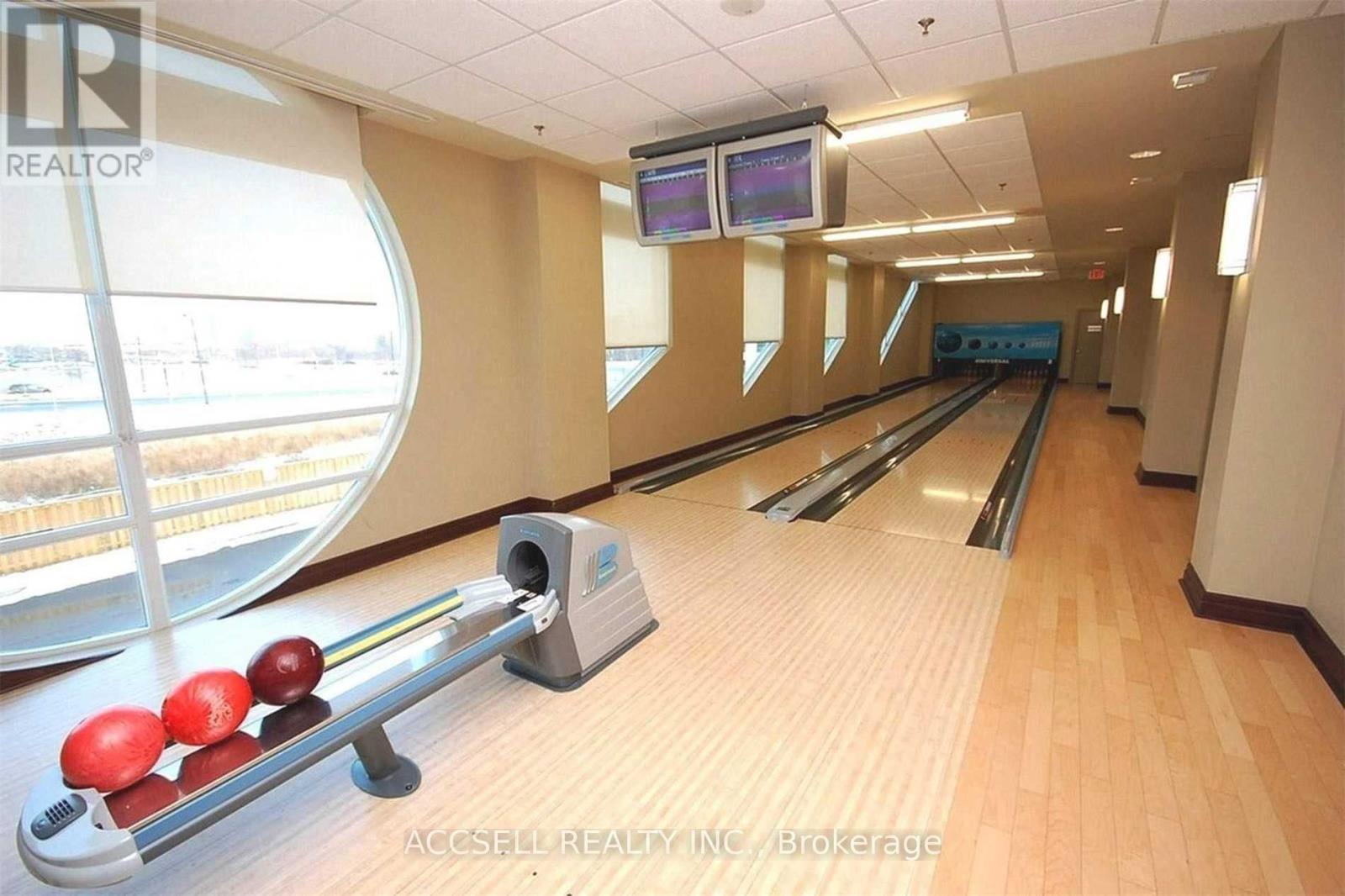 1006 - 339 Rathburn Road W, Mississauga, Ontario  L5B 0K6 - Photo 35 - W12932700