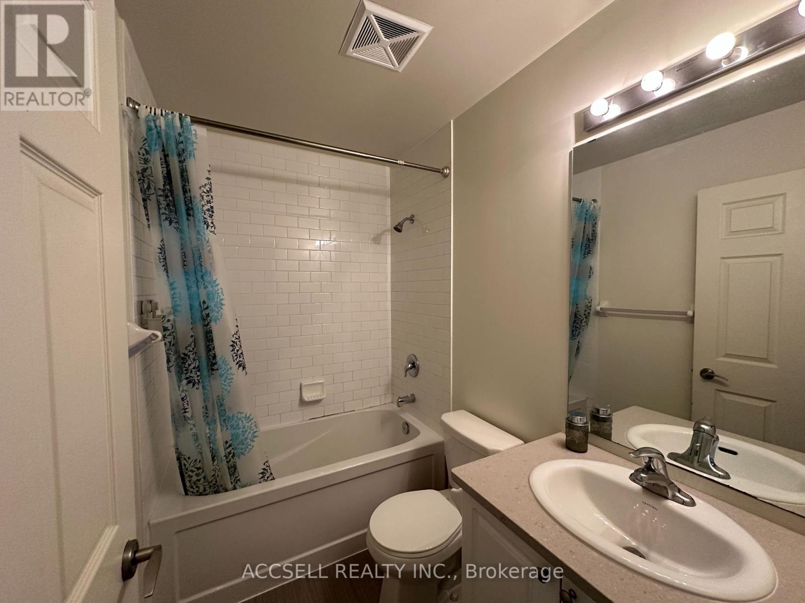 1006 - 339 Rathburn Road W, Mississauga, Ontario  L5B 0K6 - Photo 4 - W12932700