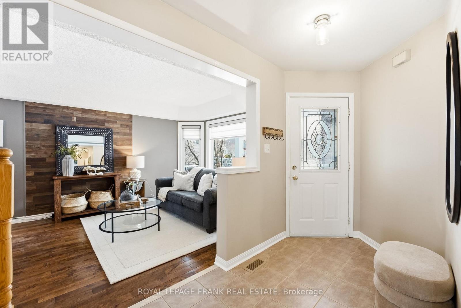 70 Weldrick Crescent, Clarington, Ontario  L1C 5E7 - Photo 4 - E12904016