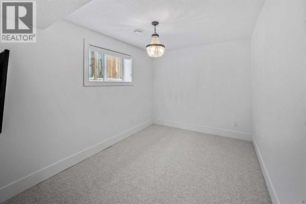 6308 Lacombe Way Sw, Calgary, Alberta  T3E 5T3 - Photo 40 - A2294963