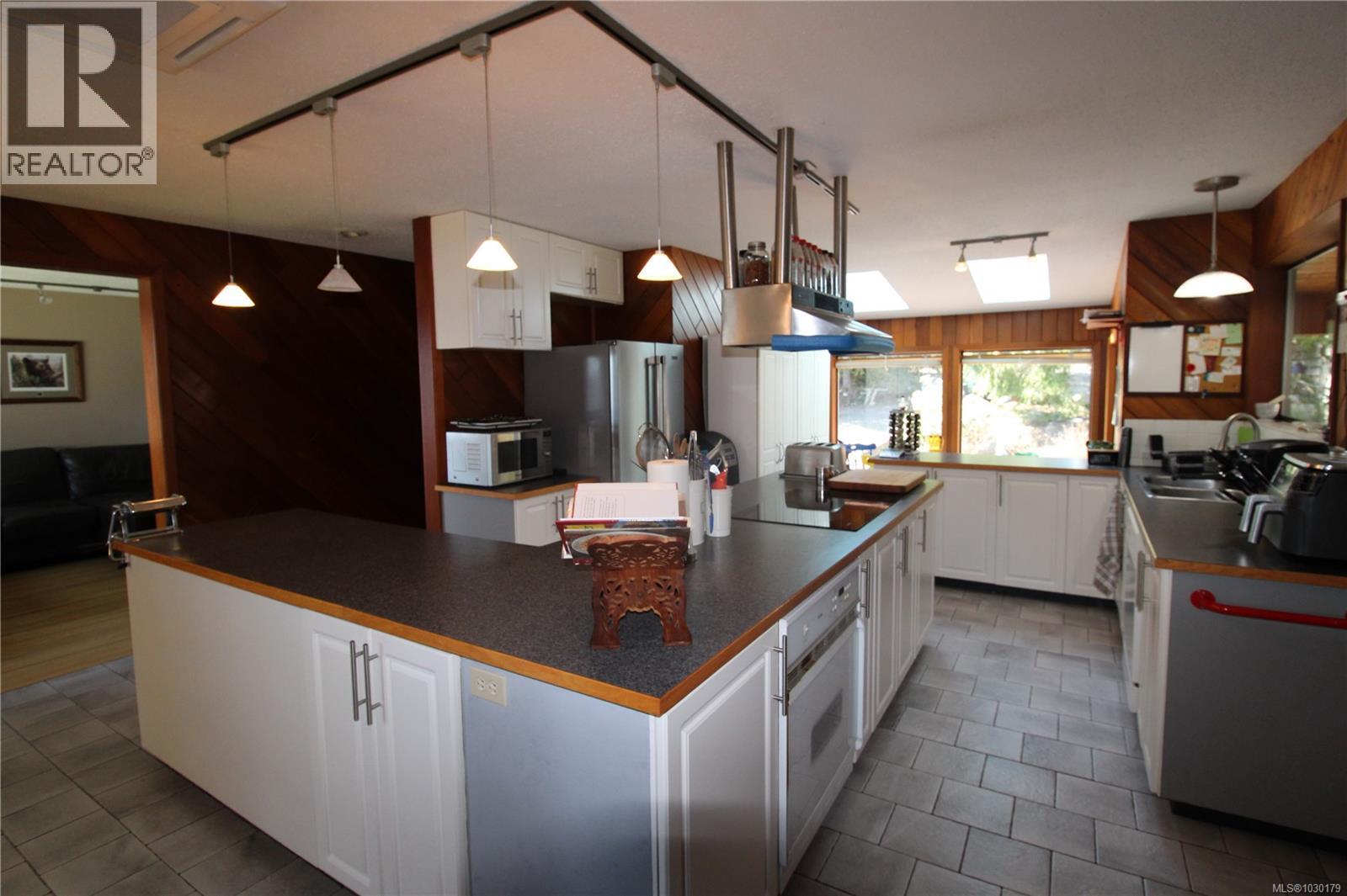 5904 Garvin Rd, Union Bay, British Columbia  V0R 3B0 - Photo 13 - 1030179