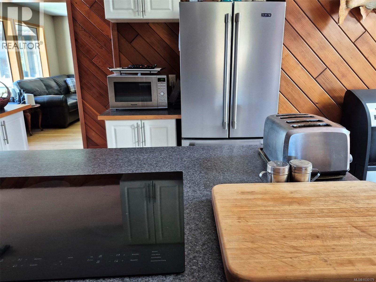 5904 Garvin Rd, Union Bay, British Columbia  V0R 3B0 - Photo 15 - 1030179