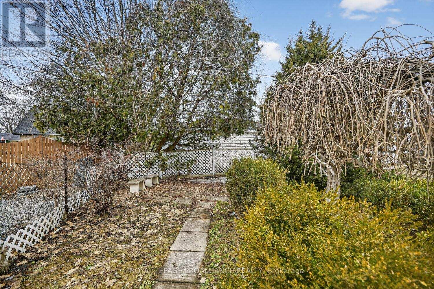 80 Sevenoaks Avenue, Brockville, Ontario  K6V 2V4 - Photo 13 - X12932746