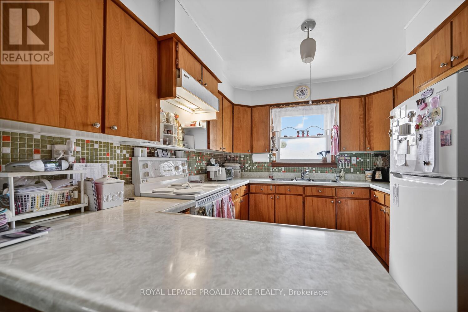 80 Sevenoaks Avenue, Brockville, Ontario  K6V 2V4 - Photo 5 - X12932746