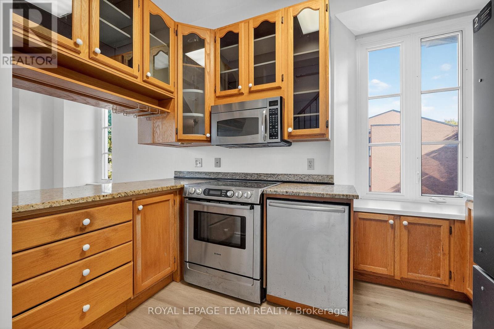 6 - 635 Richmond Road, Ottawa, Ontario  K2A 0G6 - Photo 14 - X12442528