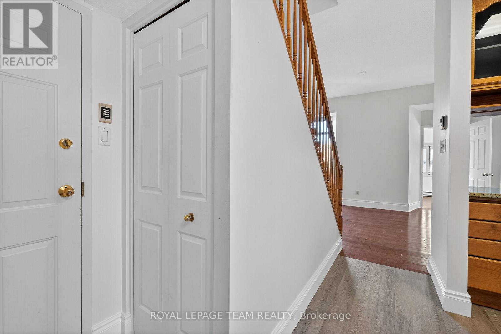 6 - 635 Richmond Road, Ottawa, Ontario  K2A 0G6 - Photo 10 - X12442528