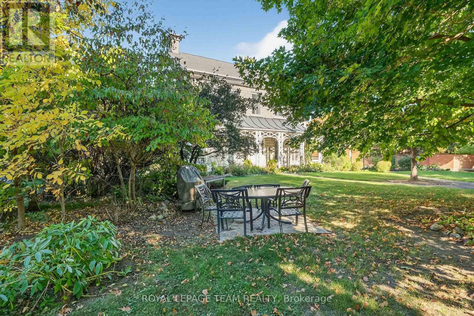 6 - 635 Richmond Road, Ottawa, Ontario  K2A 0G6 - Photo 38 - X12442528