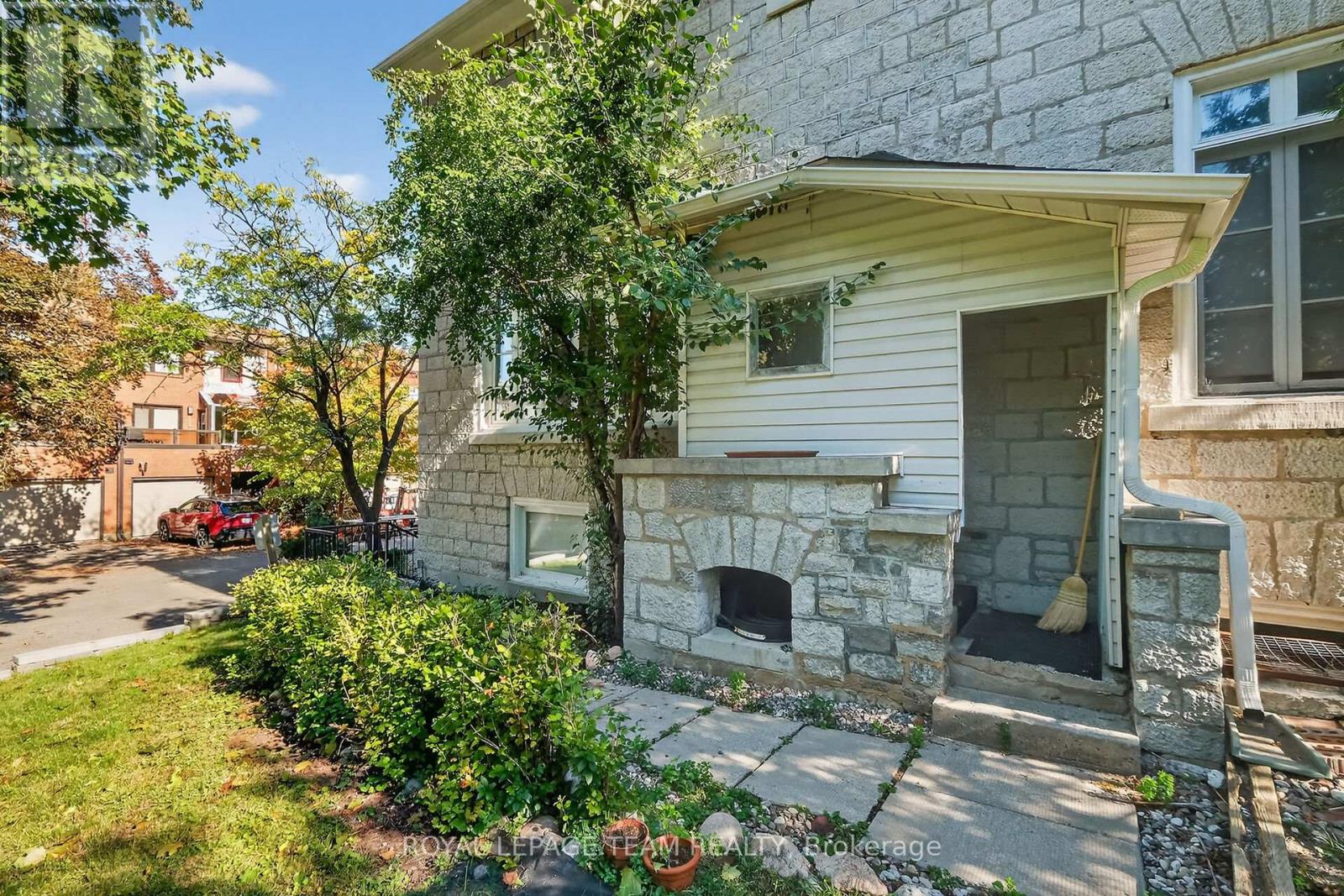 6 - 635 Richmond Road, Ottawa, Ontario  K2A 0G6 - Photo 41 - X12442528