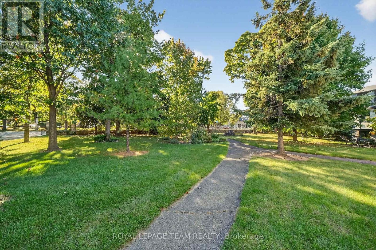 6 - 635 Richmond Road, Ottawa, Ontario  K2A 0G6 - Photo 6 - X12442528