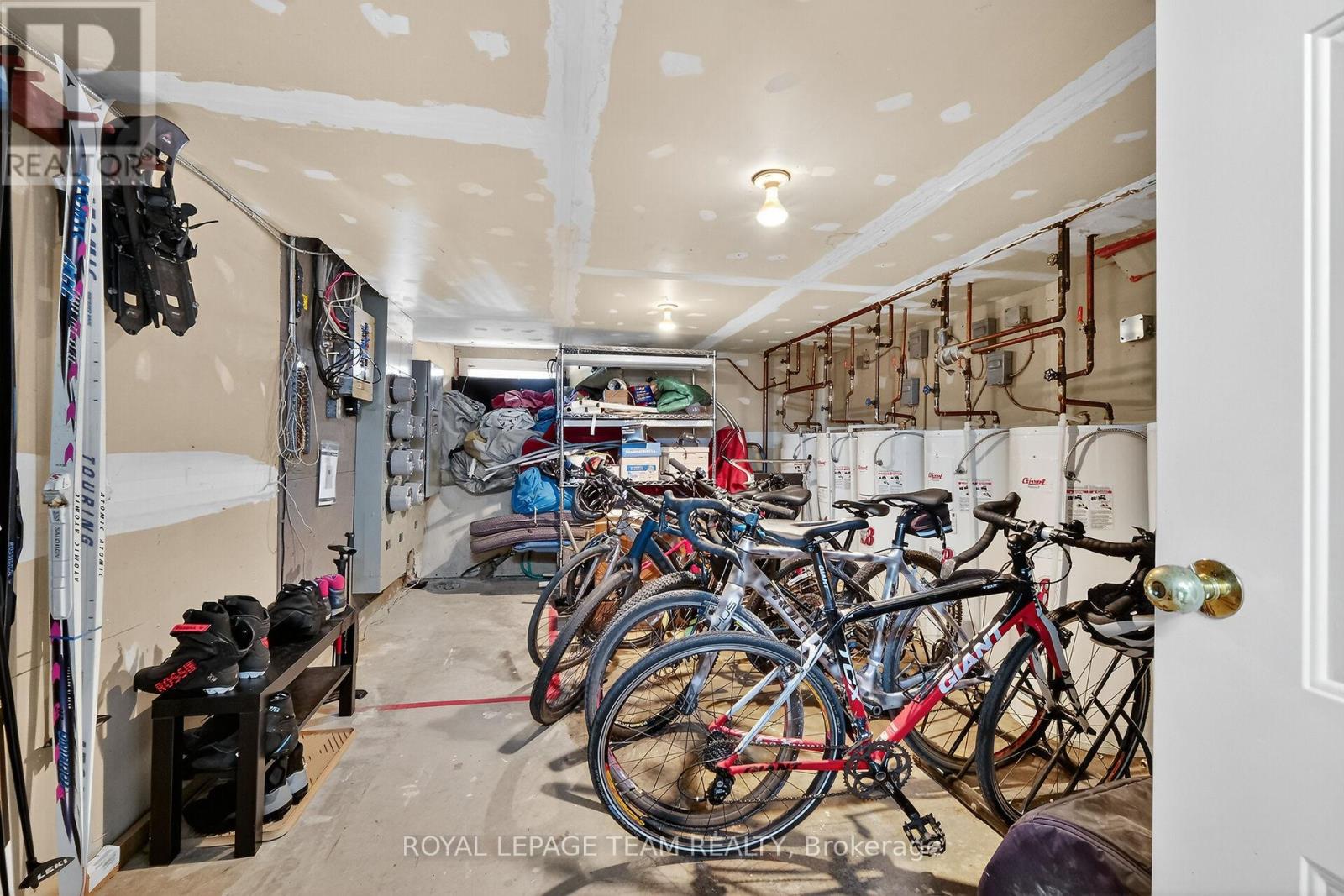 6 - 635 Richmond Road, Ottawa, Ontario  K2A 0G6 - Photo 45 - X12442528