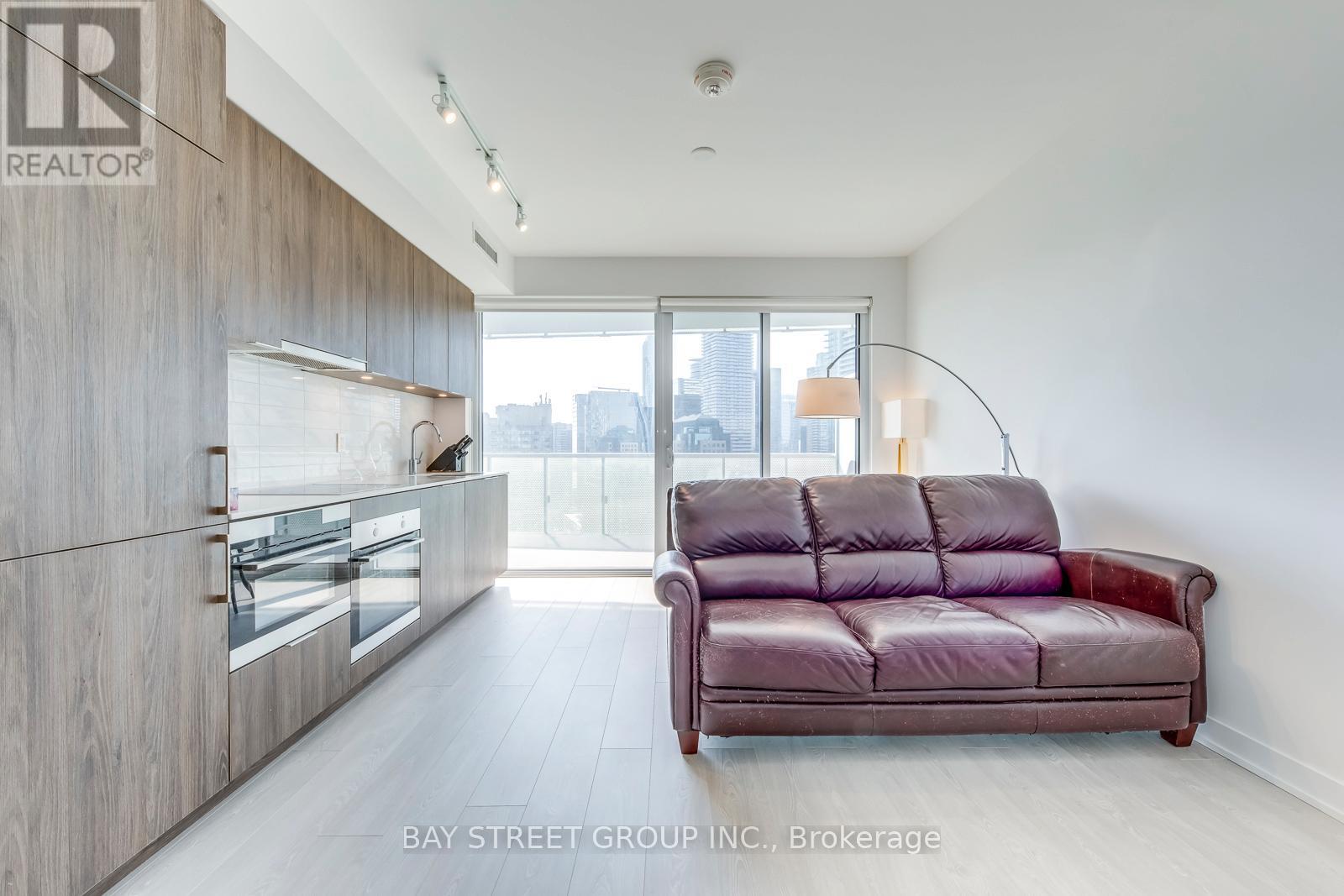 2905 - 15 Queens Quay E, Toronto, Ontario  M5E 0C5 - Photo 10 - C12932732