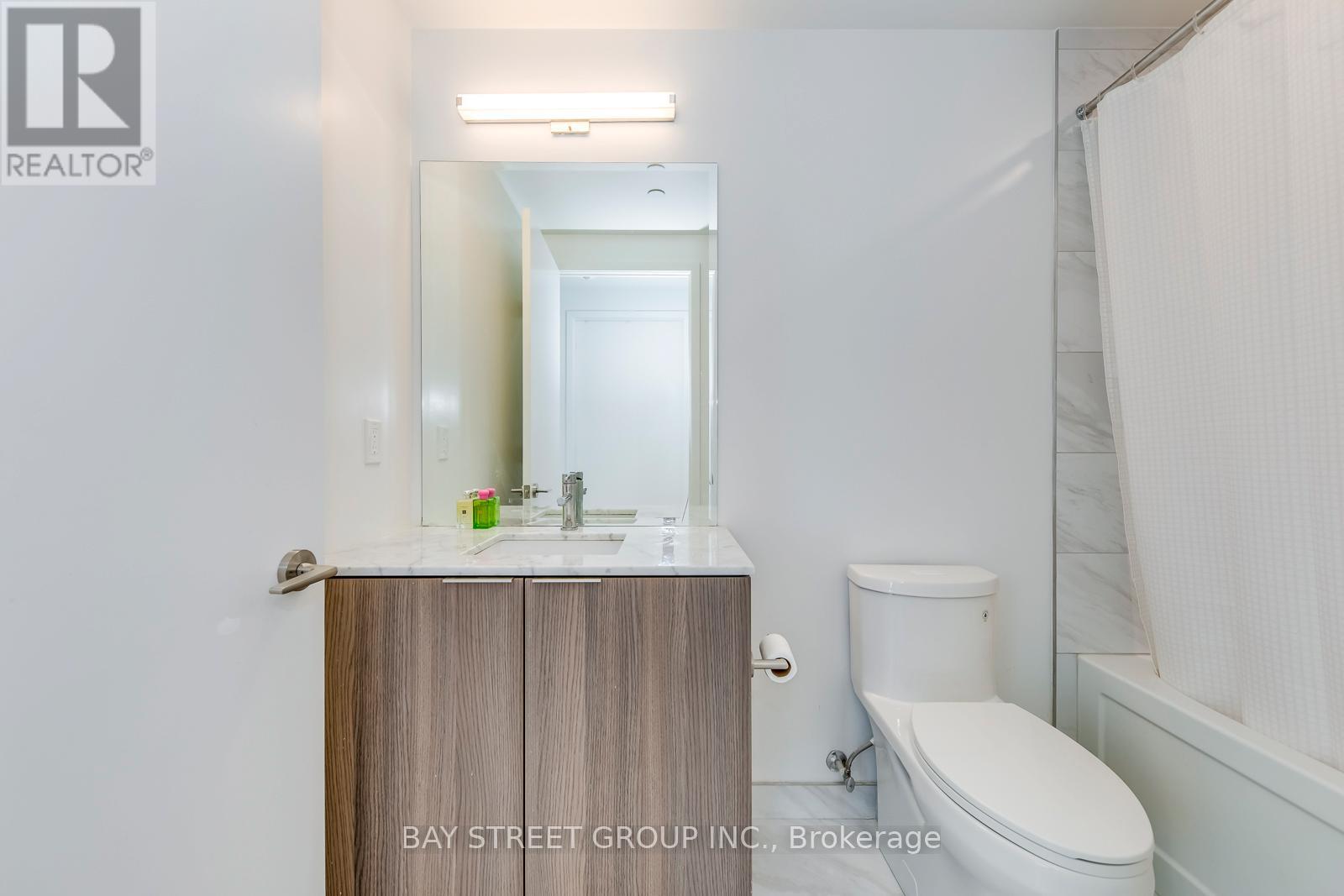 2905 - 15 Queens Quay E, Toronto, Ontario  M5E 0C5 - Photo 21 - C12932732