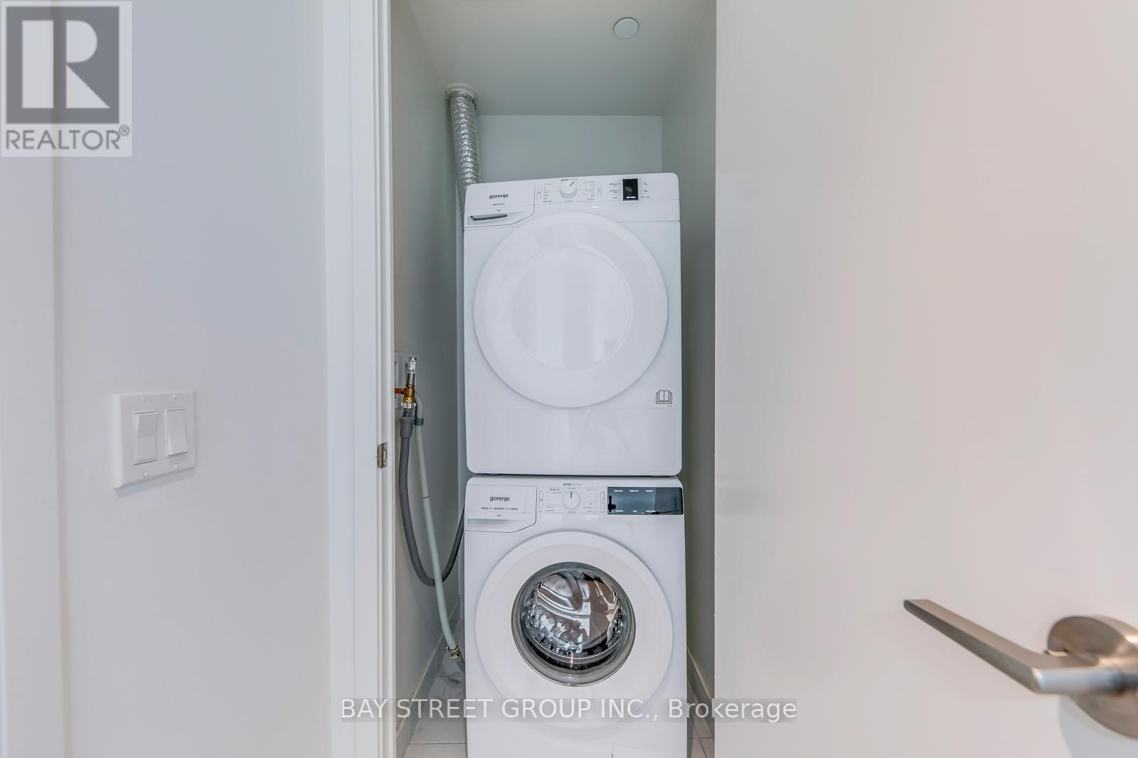 2905 - 15 Queens Quay E, Toronto, Ontario  M5E 0C5 - Photo 22 - C12932732