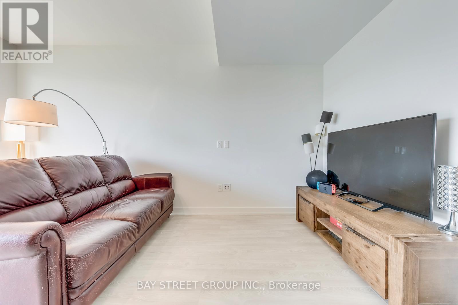 2905 - 15 Queens Quay E, Toronto, Ontario  M5E 0C5 - Photo 9 - C12932732