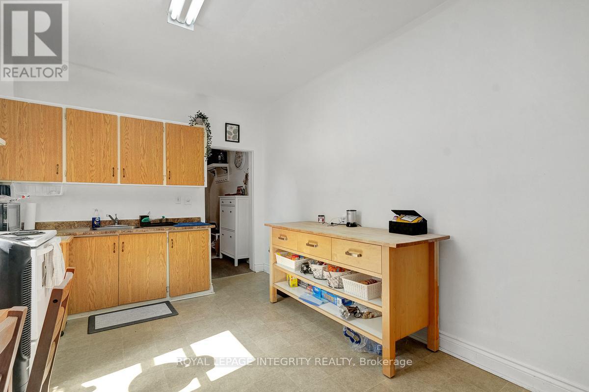 199 Henderson Avenue, Ottawa, Ontario  K1N 7P7 - Photo 6 - X12932744