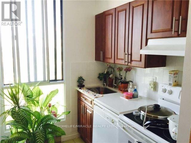 2116 - 145 Hillcrest Avenue, Mississauga, Ontario  L5B 3Z1 - Photo 3 - W12932740