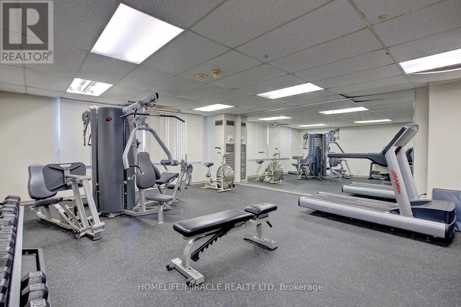 2116 - 145 Hillcrest Avenue, Mississauga, Ontario  L5B 3Z1 - Photo 9 - W12932740