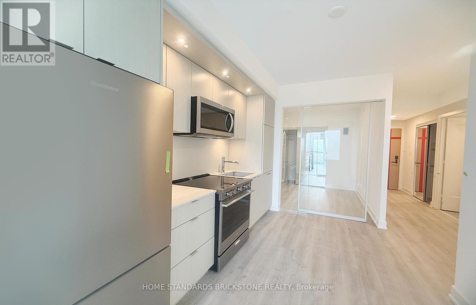 2302 - 60 Central Park Road, Toronto, Ontario  M9A 0E6 - Photo 4 - W12932748