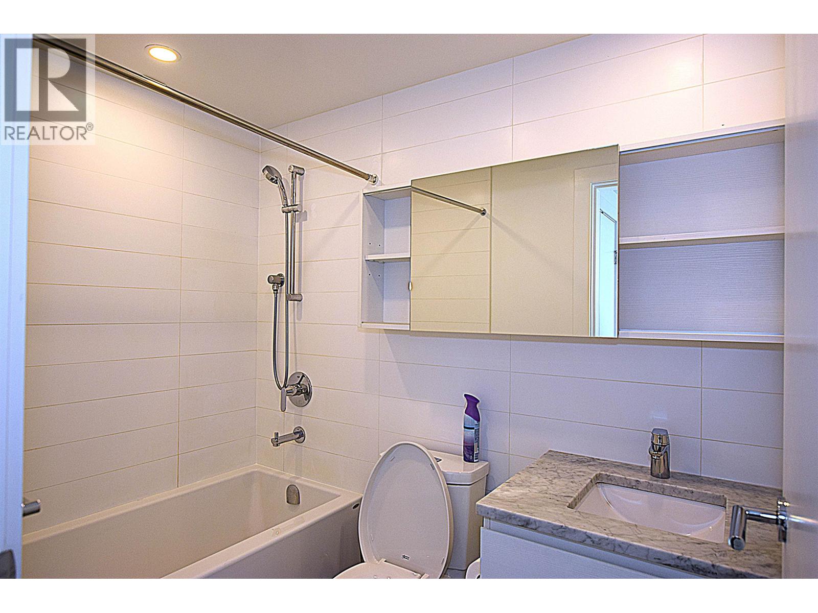 605 652 Whiting Way, Coquitlam, British Columbia  V3J 0K3 - Photo 25 - R3101740