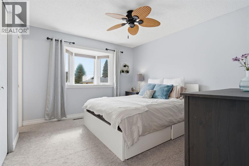 863 Lake Lucerne Drive SE, Calgary, Alberta  T2J 3H6 - Photo 23 - A2295442