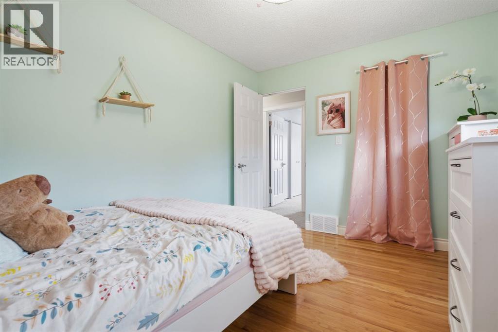 863 Lake Lucerne Drive SE, Calgary, Alberta  T2J 3H6 - Photo 22 - A2295442