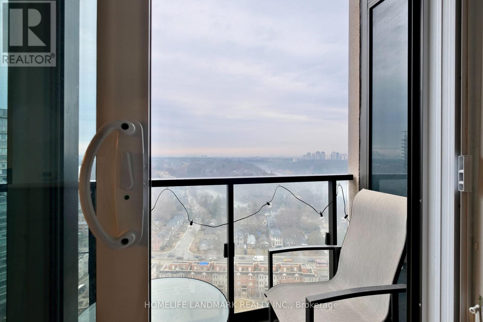 2802 - 1926 Lakeshore Boulevard W, Toronto, Ontario  M6S 1A1 - Photo 11 - W12932738