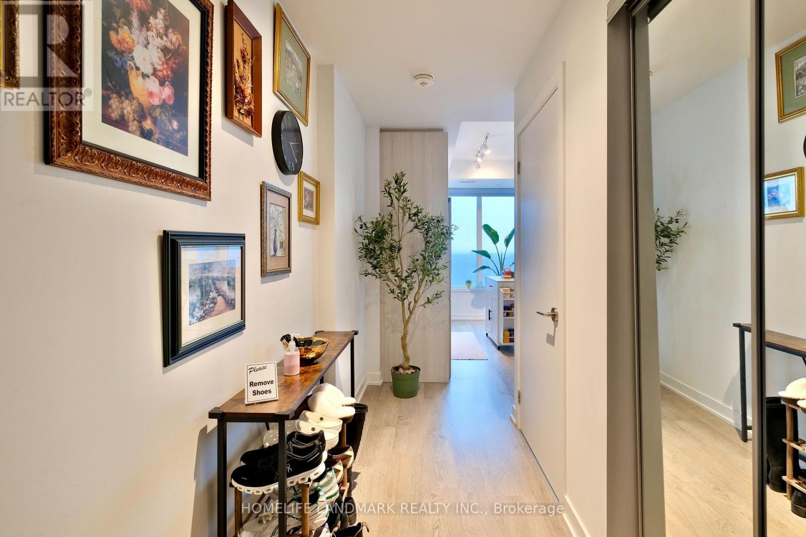 2802 - 1926 Lakeshore Boulevard W, Toronto, Ontario  M6S 1A1 - Photo 3 - W12932738