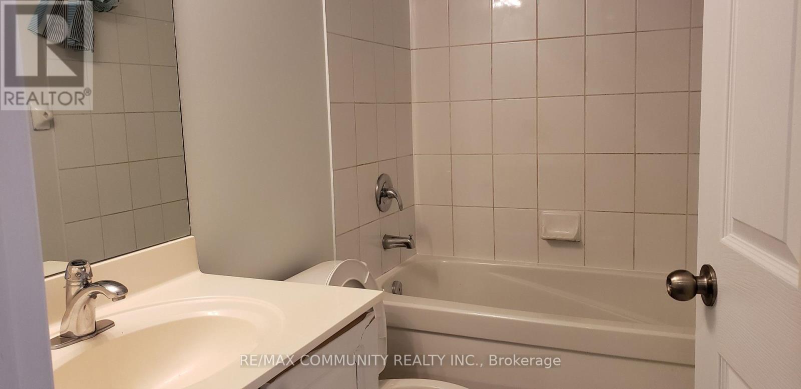 835 - 18 Mondeo Drive, Toronto, Ontario  M1P 5C8 - Photo 6 - E12932774