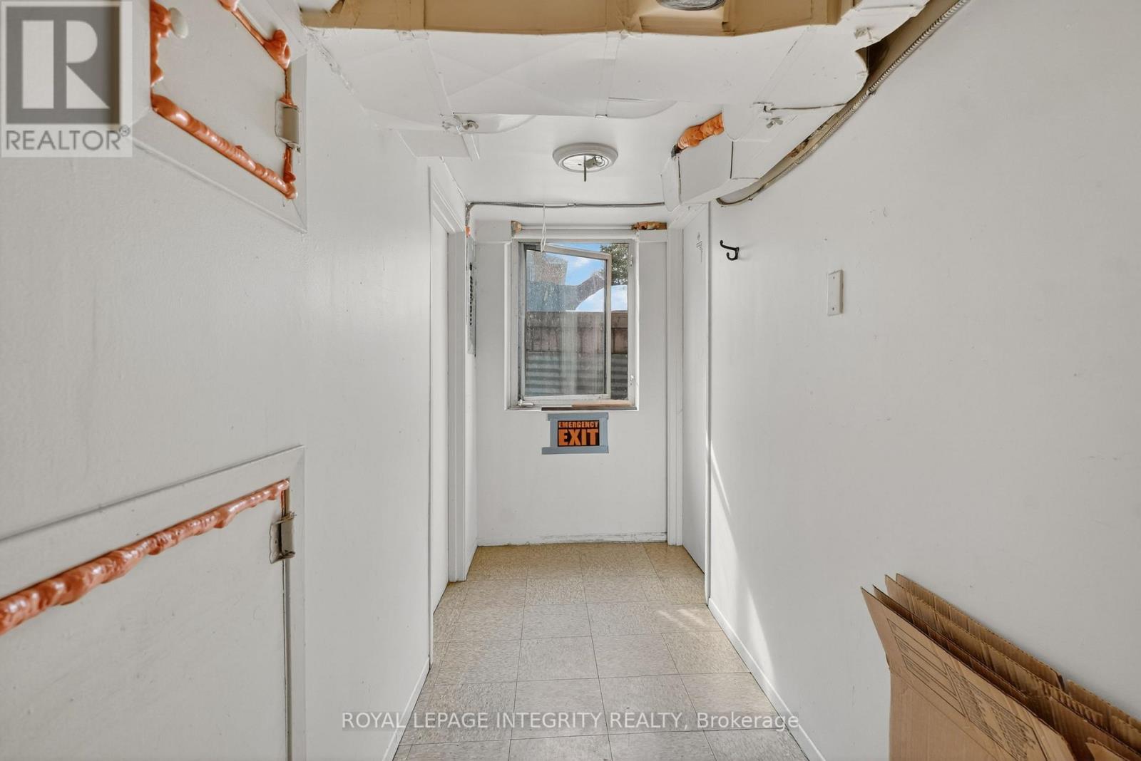 322-324 Queen Mary Street, Ottawa, Ontario  K1K 1W9 - Photo 7 - X12932772