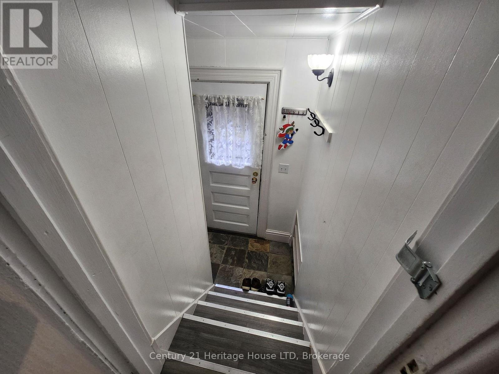 8269 Willoughby Drive, Niagara Falls, Ontario  L2G 6X4 - Photo 11 - X12932778