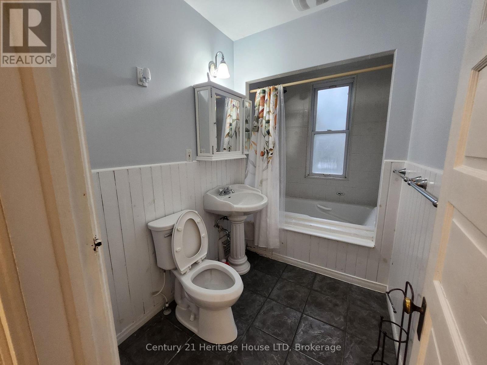 8269 Willoughby Drive, Niagara Falls, Ontario  L2G 6X4 - Photo 22 - X12932778