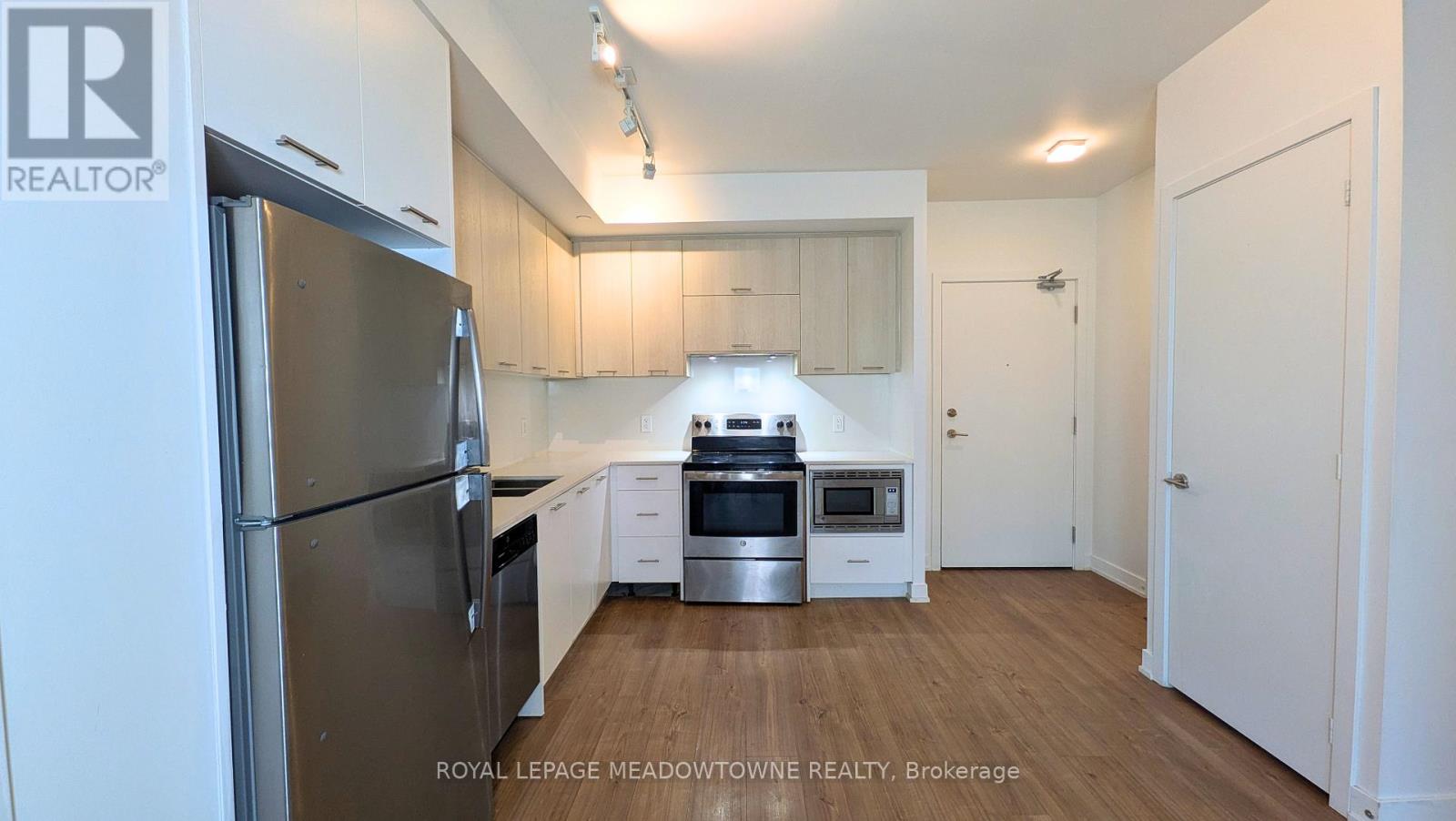 201 - 180 Veterans Drive, Brampton, Ontario  L7A 0B6 - Photo 6 - W12884700