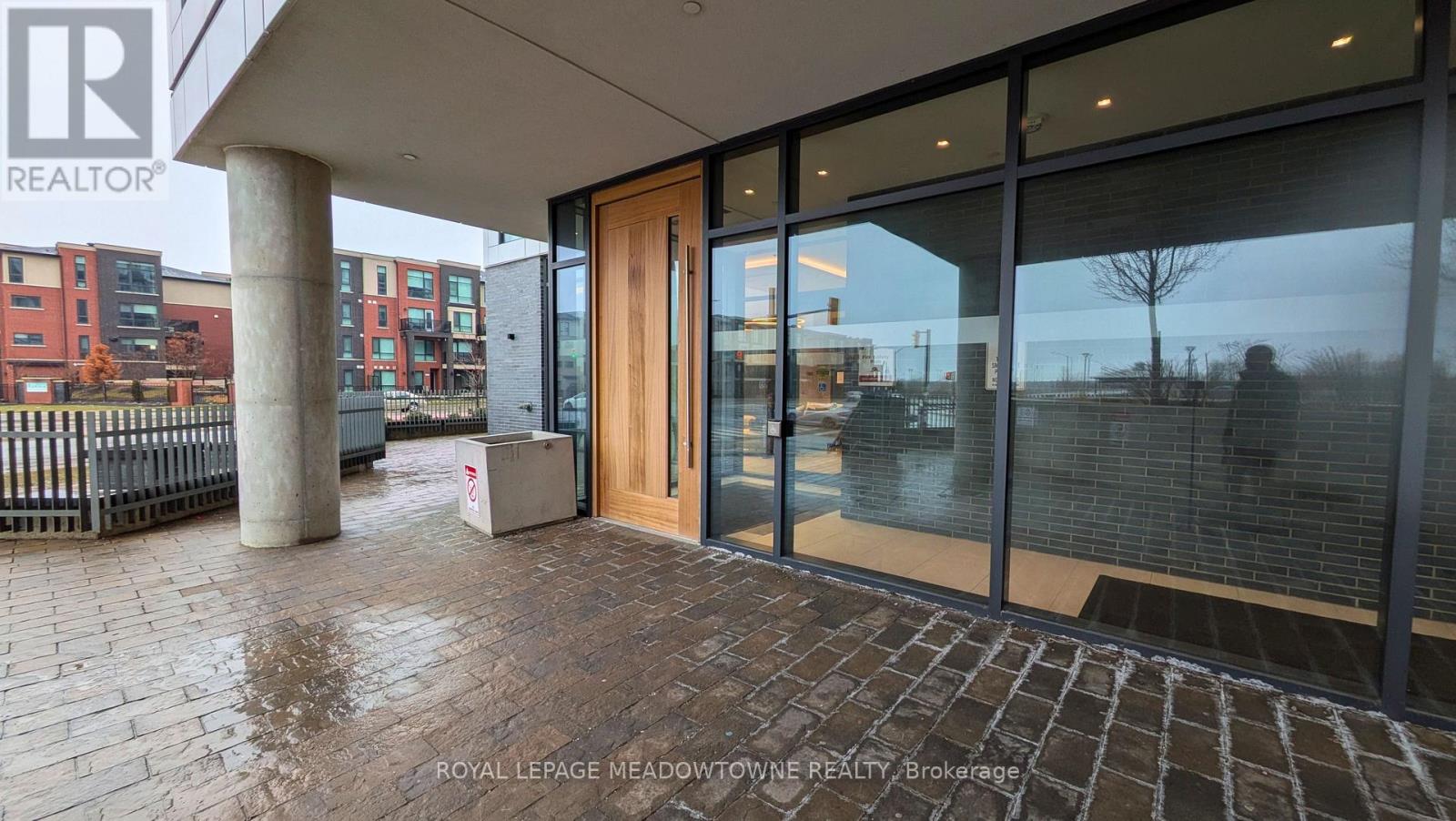 201 - 180 Veterans Drive, Brampton, Ontario  L7A 0B6 - Photo 2 - W12884700