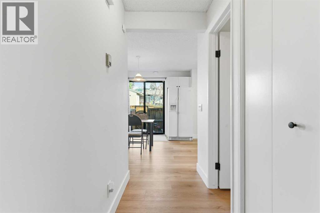 91 Deerfield Drive SE, Calgary, Alberta  T2J 6T9 - Photo 8 - A2263400