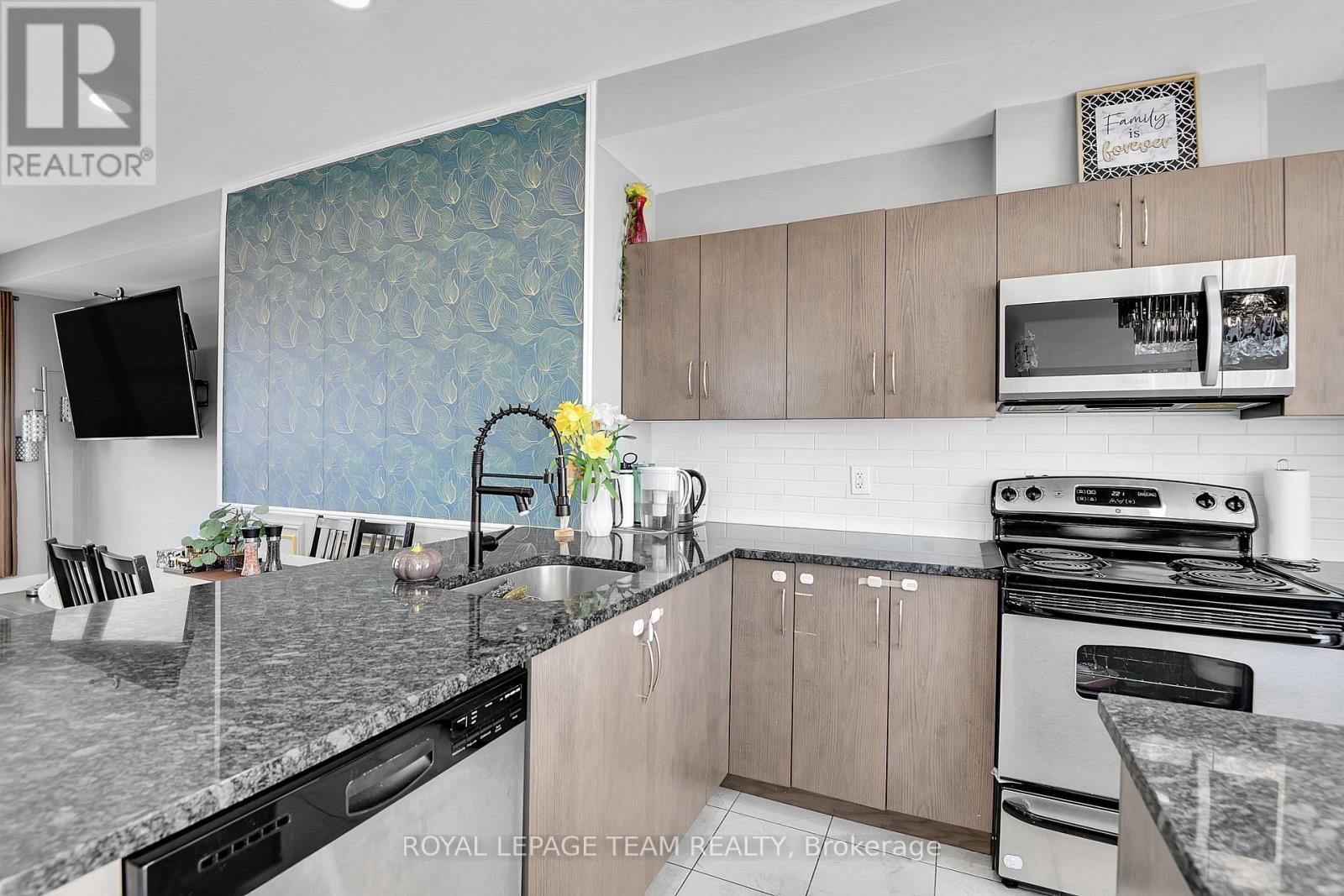 412 Terravita Private, Ottawa, Ontario  K1V 2R9 - Photo 15 - X12932796