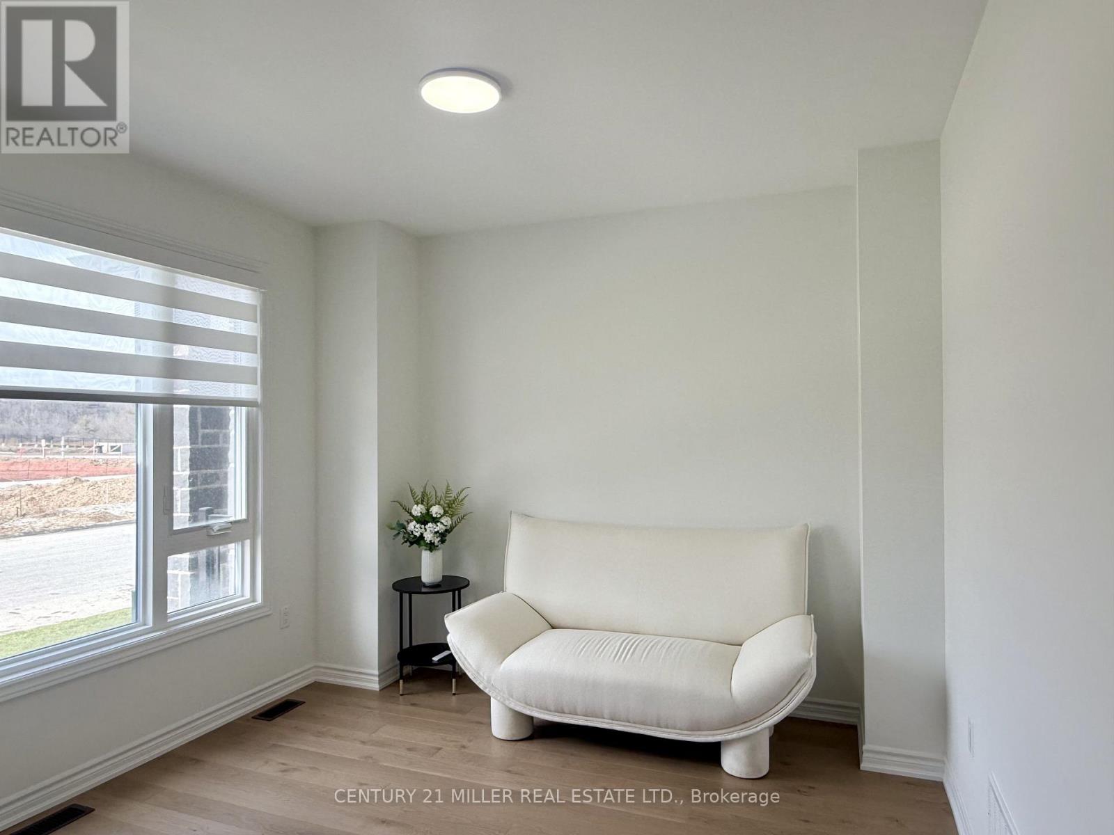 1134 Wheat Boom Drive, Oakville, Ontario  L6H 8C1 - Photo 4 - W12932786