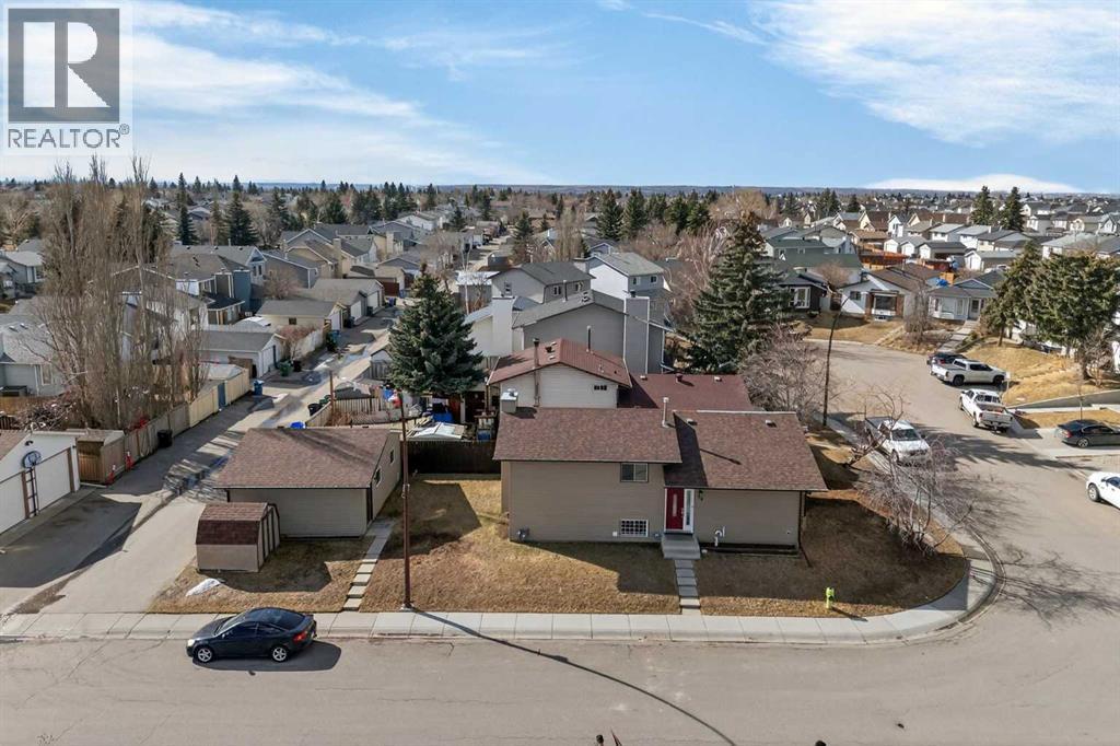 59 Taraglen Court NE, Calgary, Alberta  T3J 2M7 - Photo 12 - A2296094