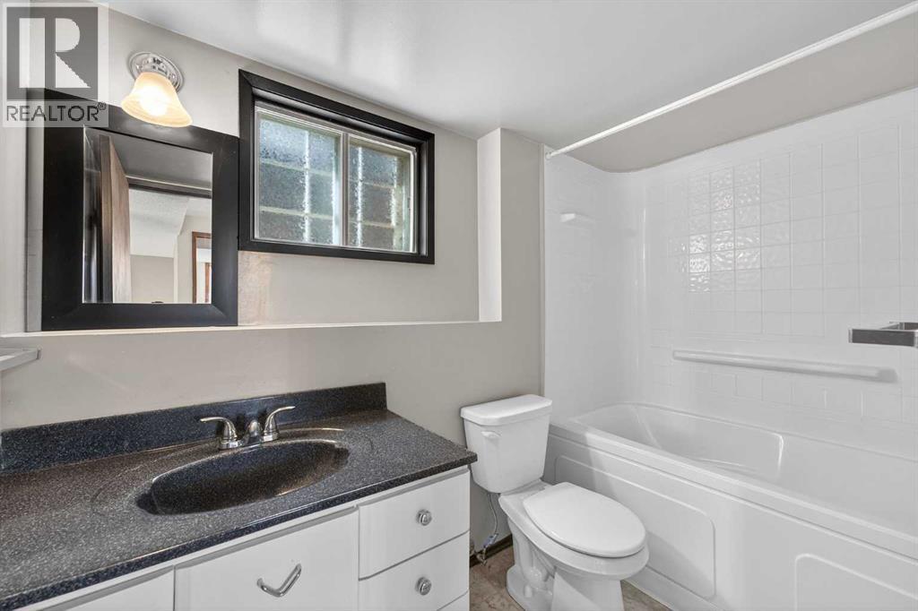 59 Taraglen Court NE, Calgary, Alberta  T3J 2M7 - Photo 32 - A2296094