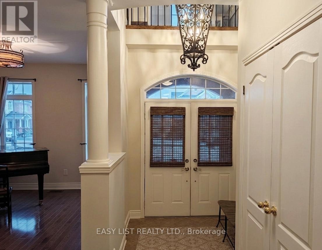 374 Dowson Loop, Newmarket, Ontario L3X 3G3 - Photo 5 - N12912314